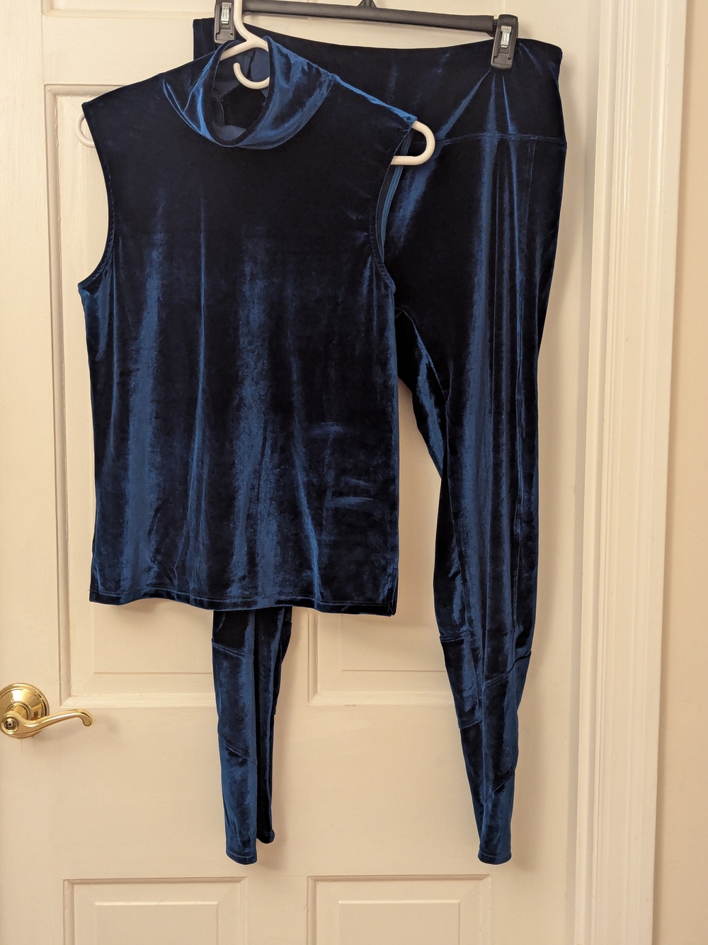 ByVINNIK Sleeveless Velvet Lounge Set - Midnight Blue